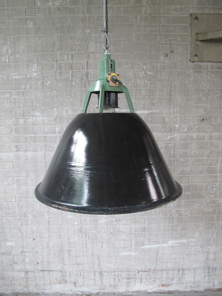 Lamp Emaillen fabriek hanglamp Industrieel groot model jaren 60