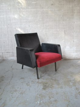 Relax Artifort stijl fauteuil uitgevoerd in skai leder jaren 60