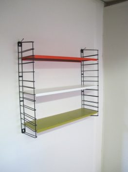 Diversen jaren 60 Tomado boekenrekjes metalen plankjes
