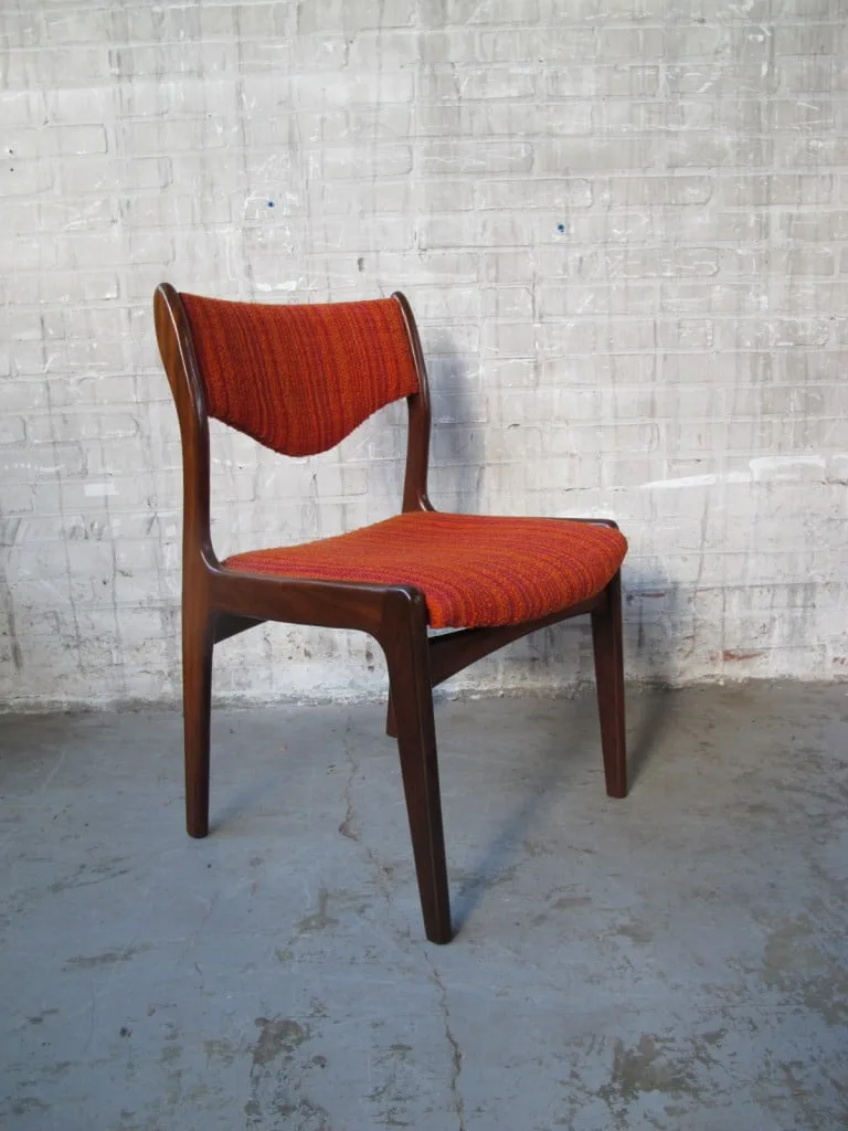 Vier Johannes Andersen stoelen Deens design Mahjong Vlaardingen Vier Johannes Andersen stoelen Deens design Mahjong Vlaardingen