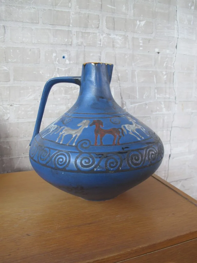 Ceramano Pergamon vaas met paarden van Hanss Welling Germany Ceramano Pergamon vaas met paarden van Hanss Welling Germany