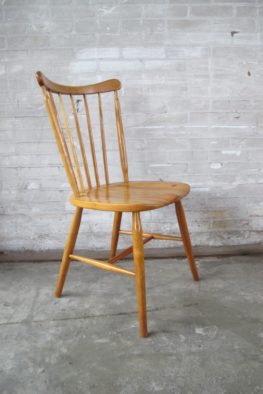 Vier Deense Pastoe stijl spijlen stoelen jaren 60 licht teakhout