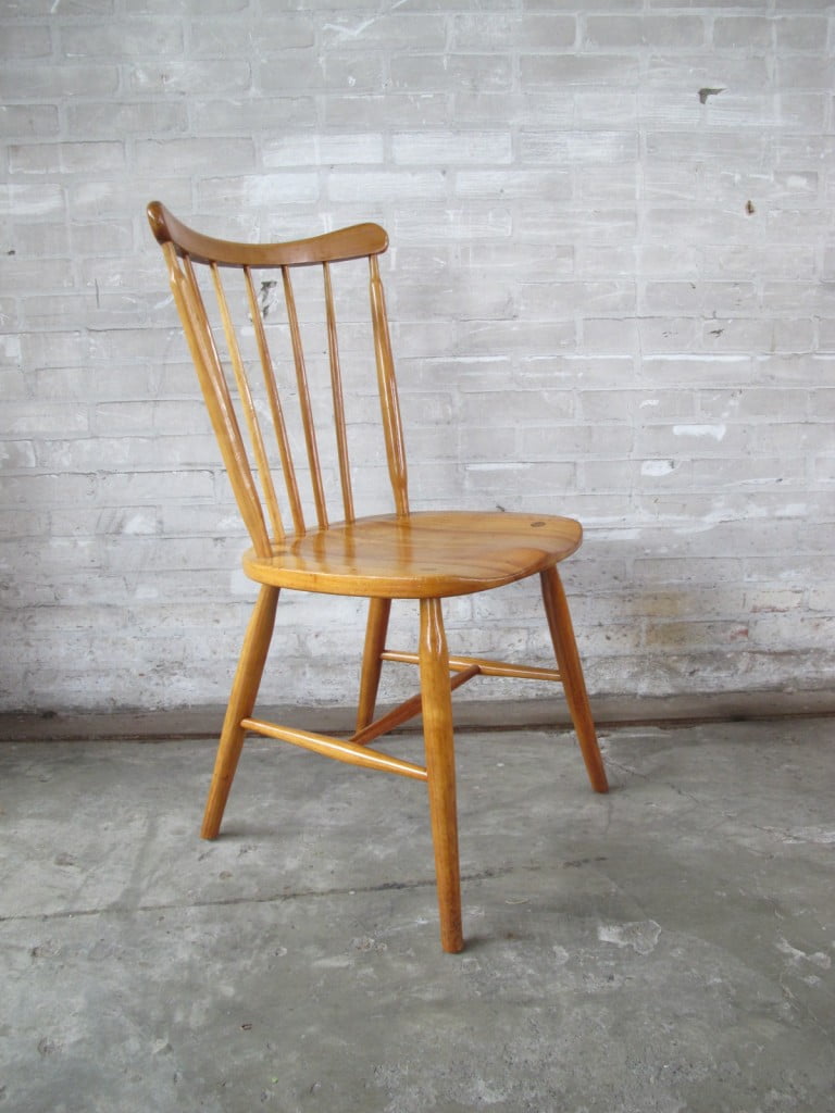 Deense Pastoe stijl spijlen stoelen uit jaren 60 in licht teakhout - Tweedehands Kopen bij Tussen Cor & Kitsch
