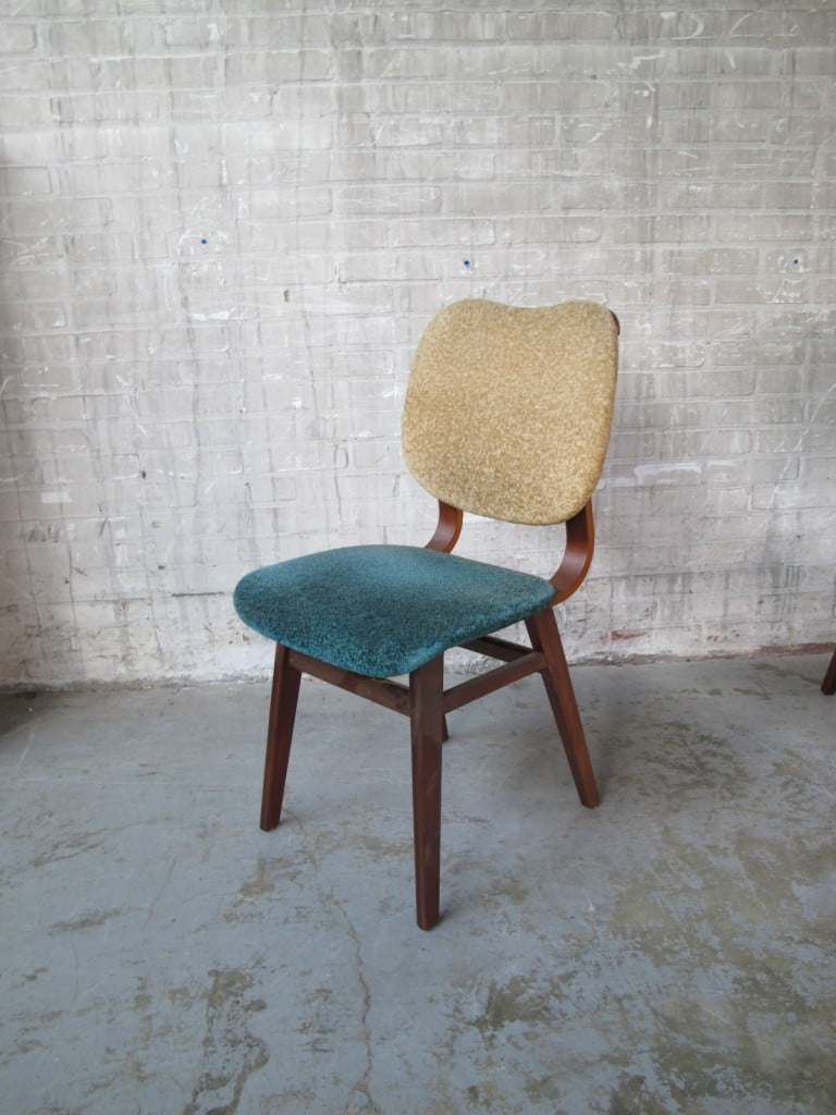Leraren dag Uitsluiting site Vier vintage Pastoe Cees Braakman stijl teakhouten stoelen - Tweedehands  Kopen bij Tussen Cor & Kitsch