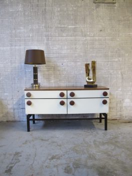 wengé houten dressoir