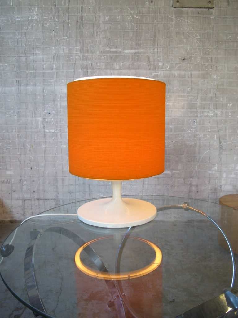 Gom weggooien Tenen Tafellamp jaren 70 retro oranje kunststof design tafellamp Kartell stijl -  Tweedehands Kopen bij Tussen Cor & Kitsch