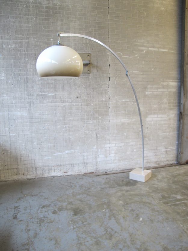 Grote boog vloerlamp