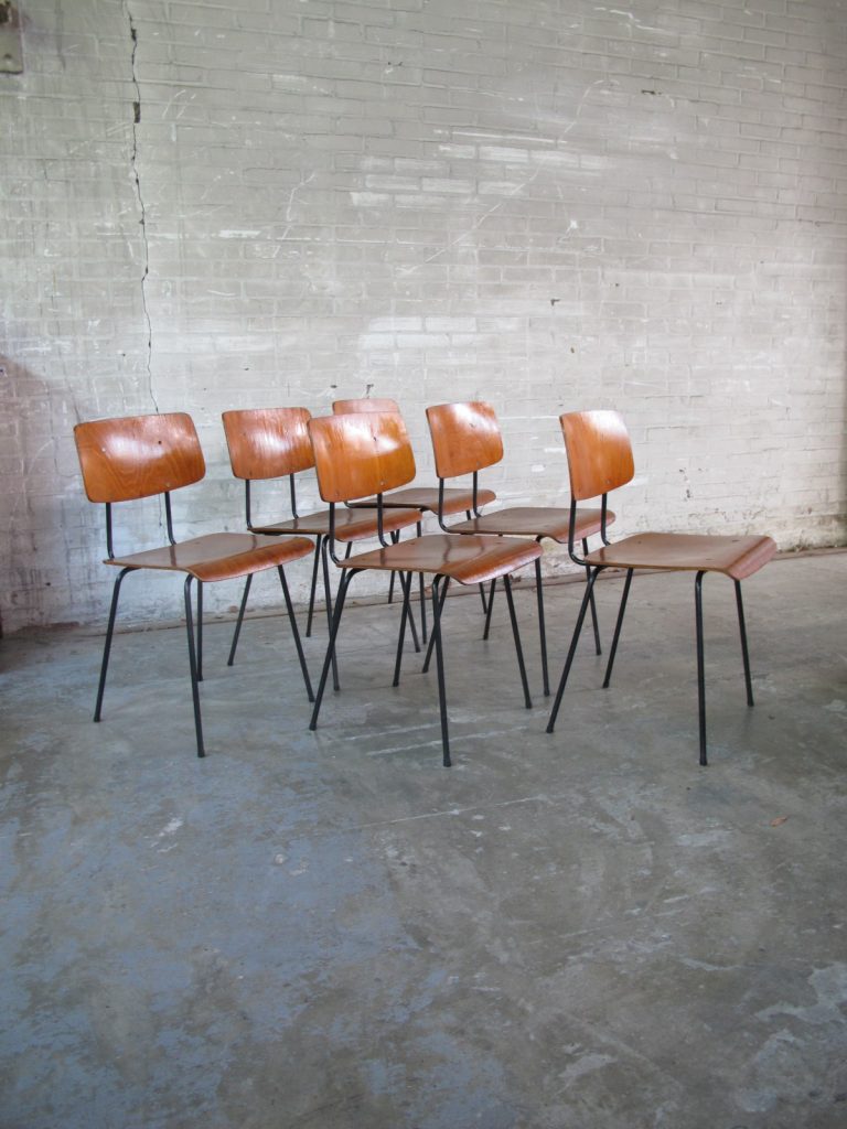 Metalen school stoelen