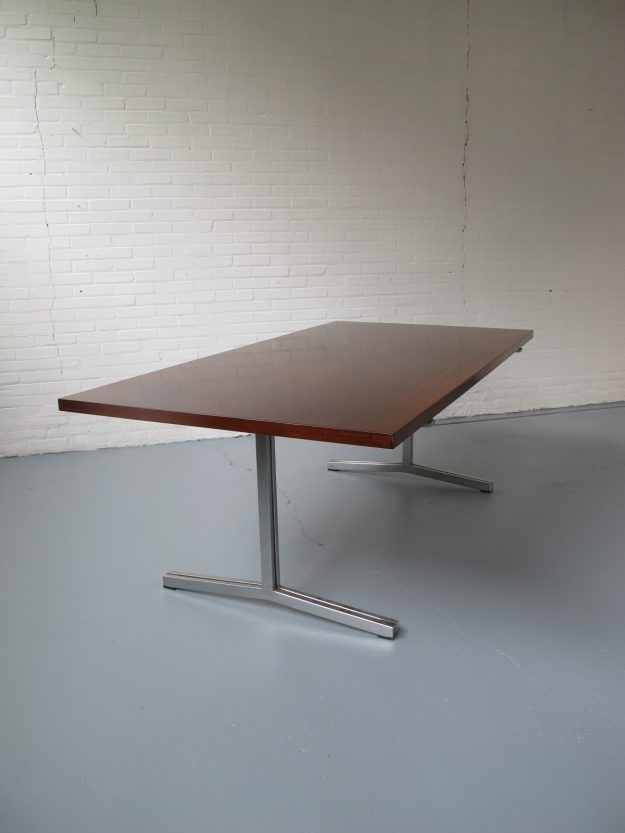 palissander houten tafel