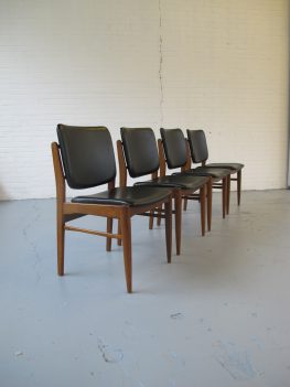 teakhouten stoelen jaren 60 Pastoe Louis van Teeffelen