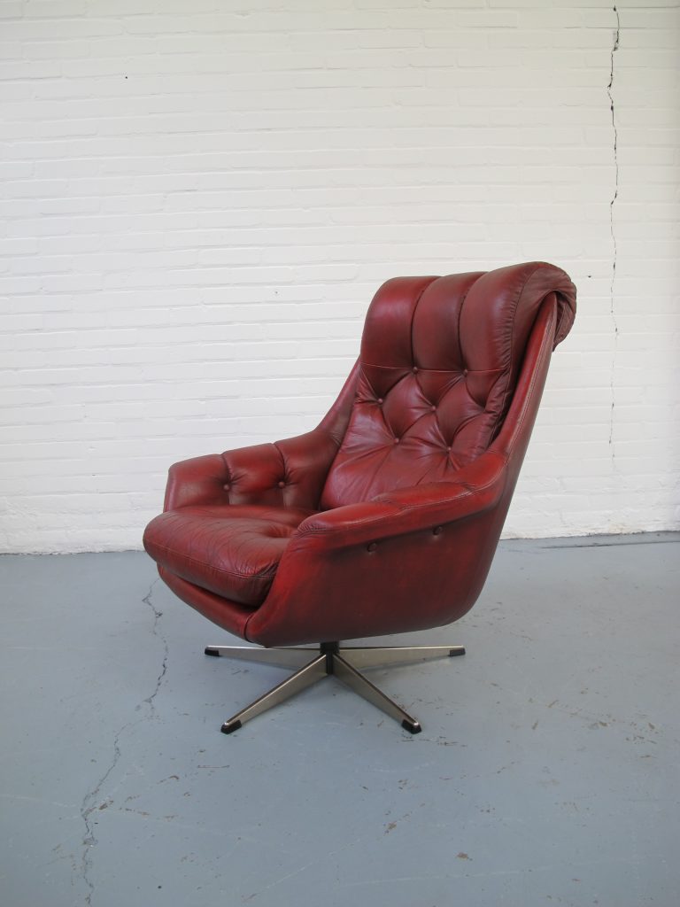groet Turbulentie Zuidoost Fauteuil Scandinavische rood lederen relax fauteuil uit de jaren 60 -  Tweedehands Kopen bij Tussen Cor & Kitsch