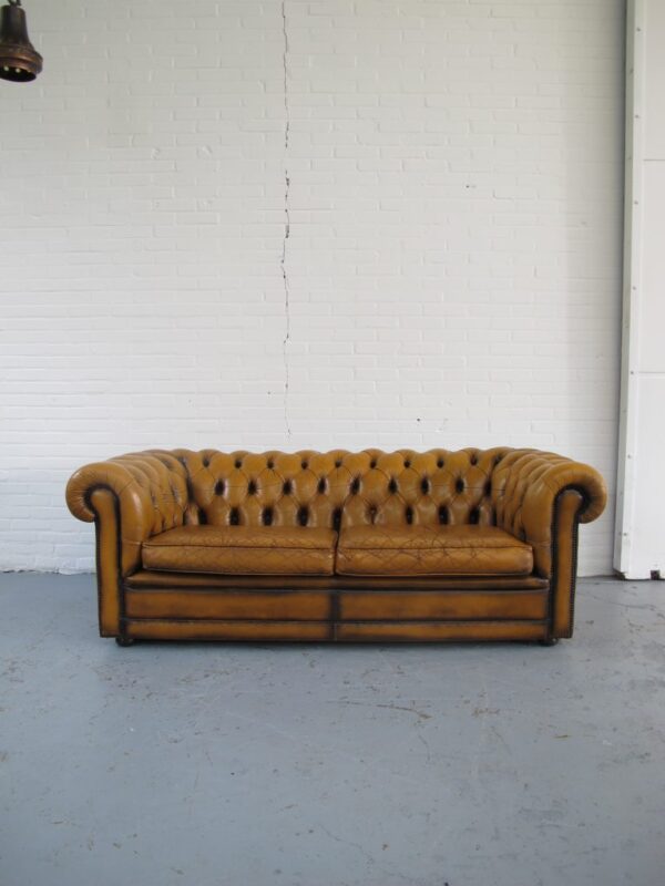 Engelse Chesterfield bank vintage midsentury bankstel