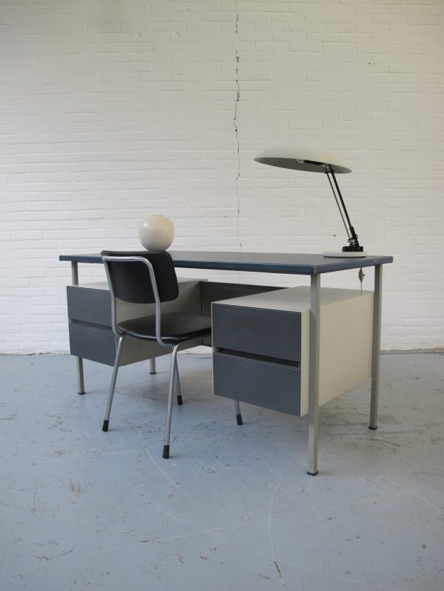Bureau 3803 A.R. Cordemeijer voor Gispen industrieel vintage midsentury cordemeijer voor gispen industrieel bureau