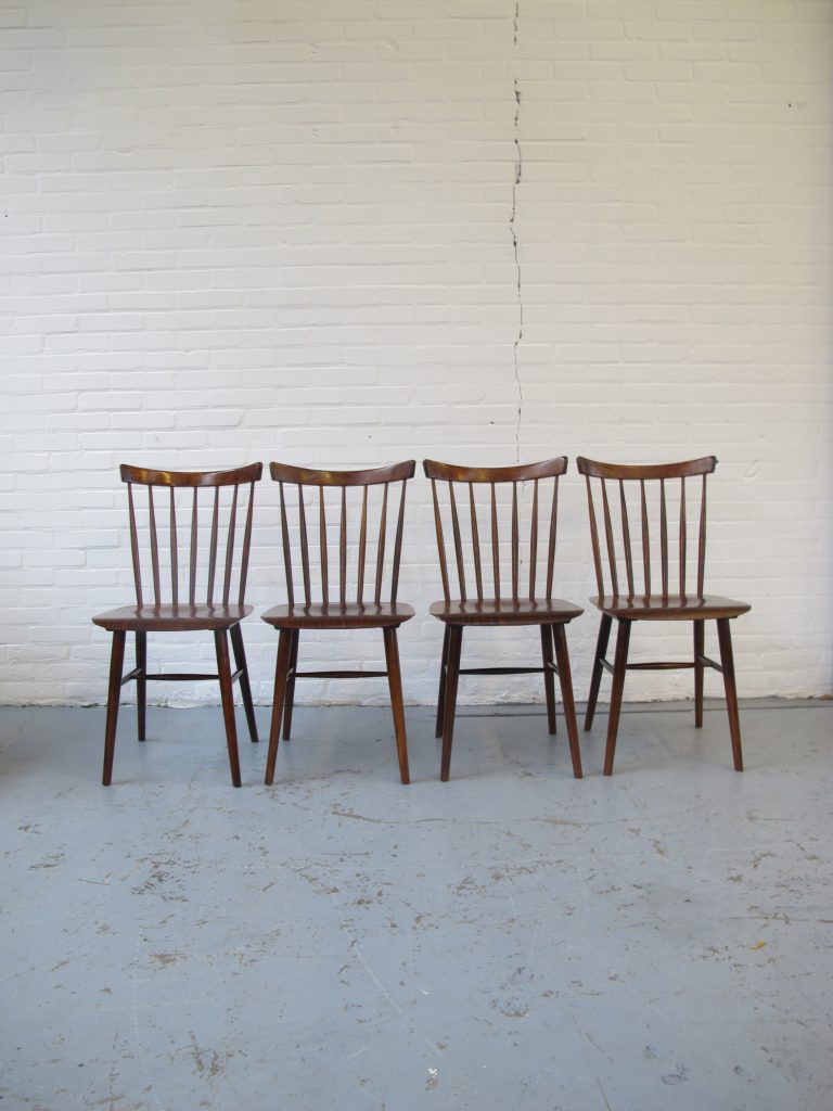 Deense stijl donker teakhout spijlen stoelen uit de jaren 60 - Tweedehands Kopen bij Cor & Kitsch