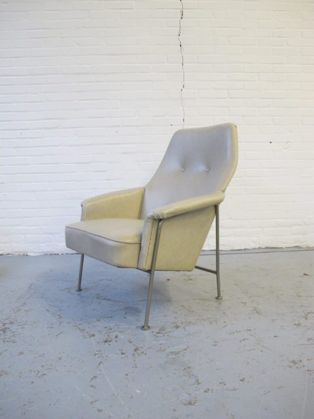 Lounge fauteuil model artifort 162 Theo Ruth for Artifort midcentury vintage
