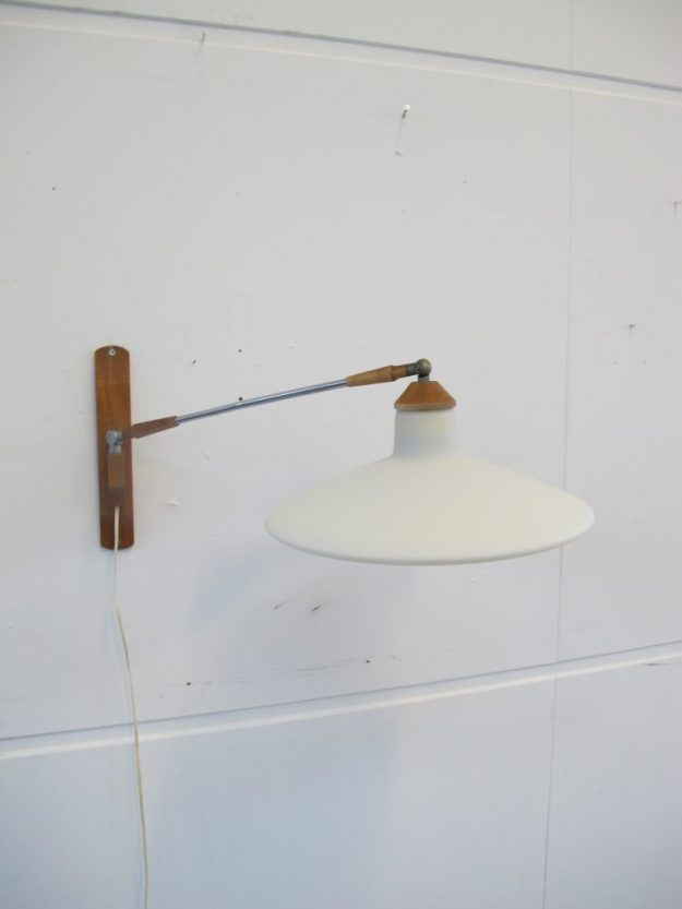 lamp teakhout Philips Louis Kalff wandlamp midsentury vintage
