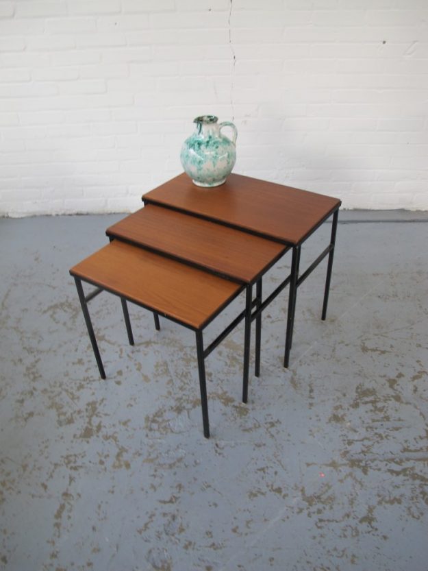 Pastoe teakhouten nesting tables miniset vintage midcentury