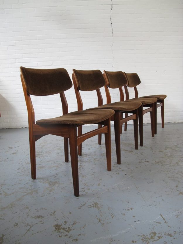 Stoel Louis van Teeffelen pastoe stoelen vintage midsuntury