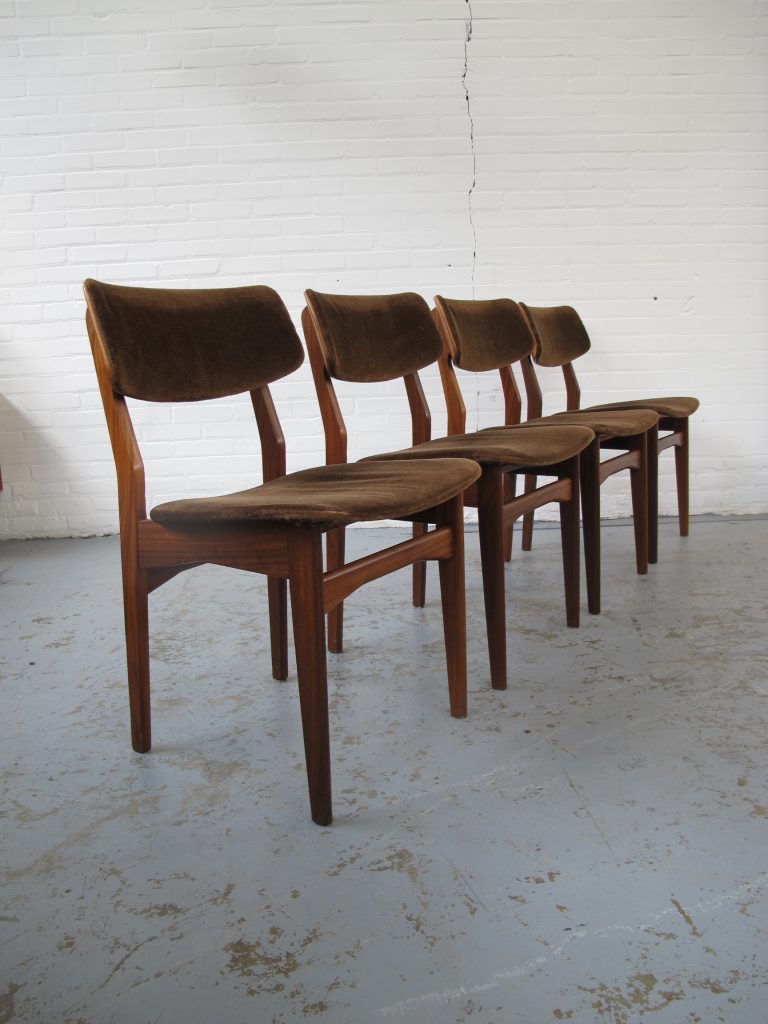 Reizen uitrusting makkelijk te gebruiken Stoel vier Louis van Teeffelen Pastoe stijl stoelen uit de jaren 60 -  Tweedehands Kopen bij Tussen Cor & Kitsch