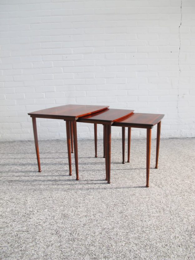 Bijzettafels miniset Nesting tables Møbelintarsia vintage midcuntury
