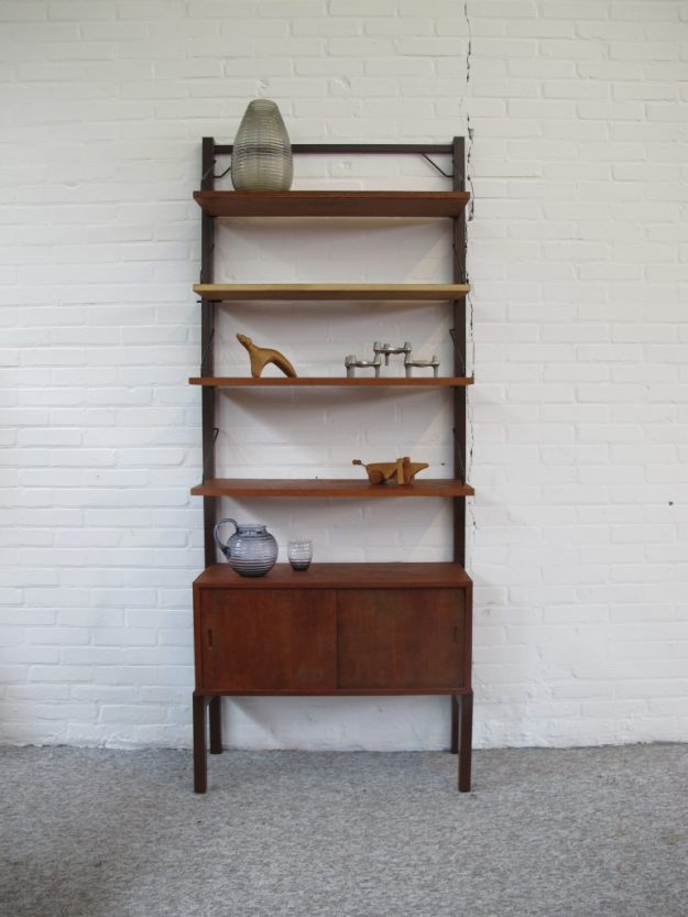 Kast Wandsysteem Poul Cadovius Royal system vintage midcentury