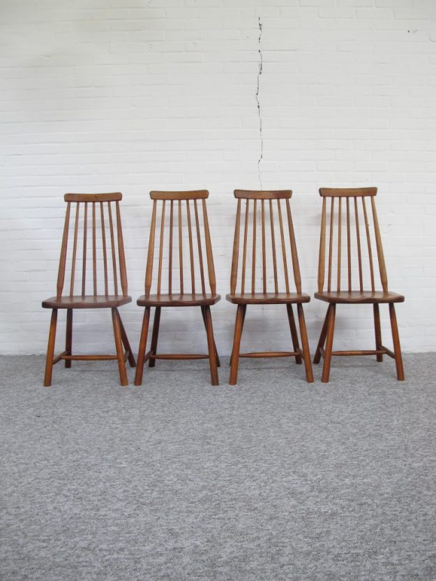 Spijlen stoelen Ilmari Tapiovaara Pastoe vintage midcentury