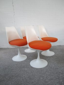 Tulpstoelen Tulip chairs Knoll Saarinen Pastoe Vintage midcentury