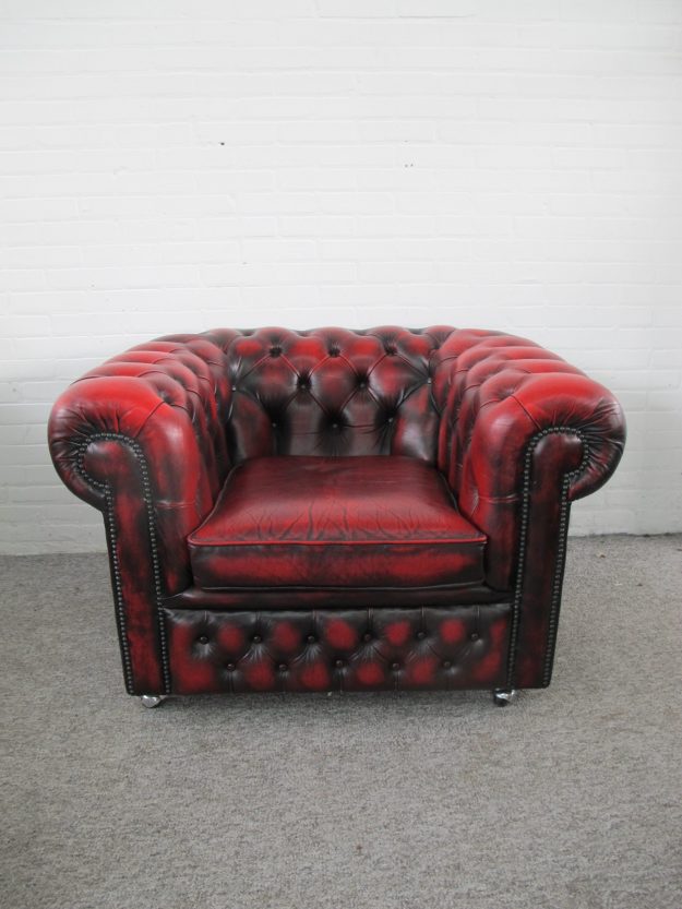 fauteuil Springvale Chesterfield armchair oxblood red leather vintage midcentury
