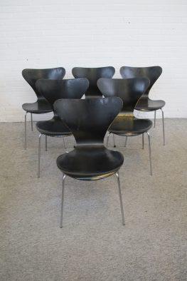 3017 vlinder stoelen Arne Jacobsen Fritz Hansen vintage midcentury