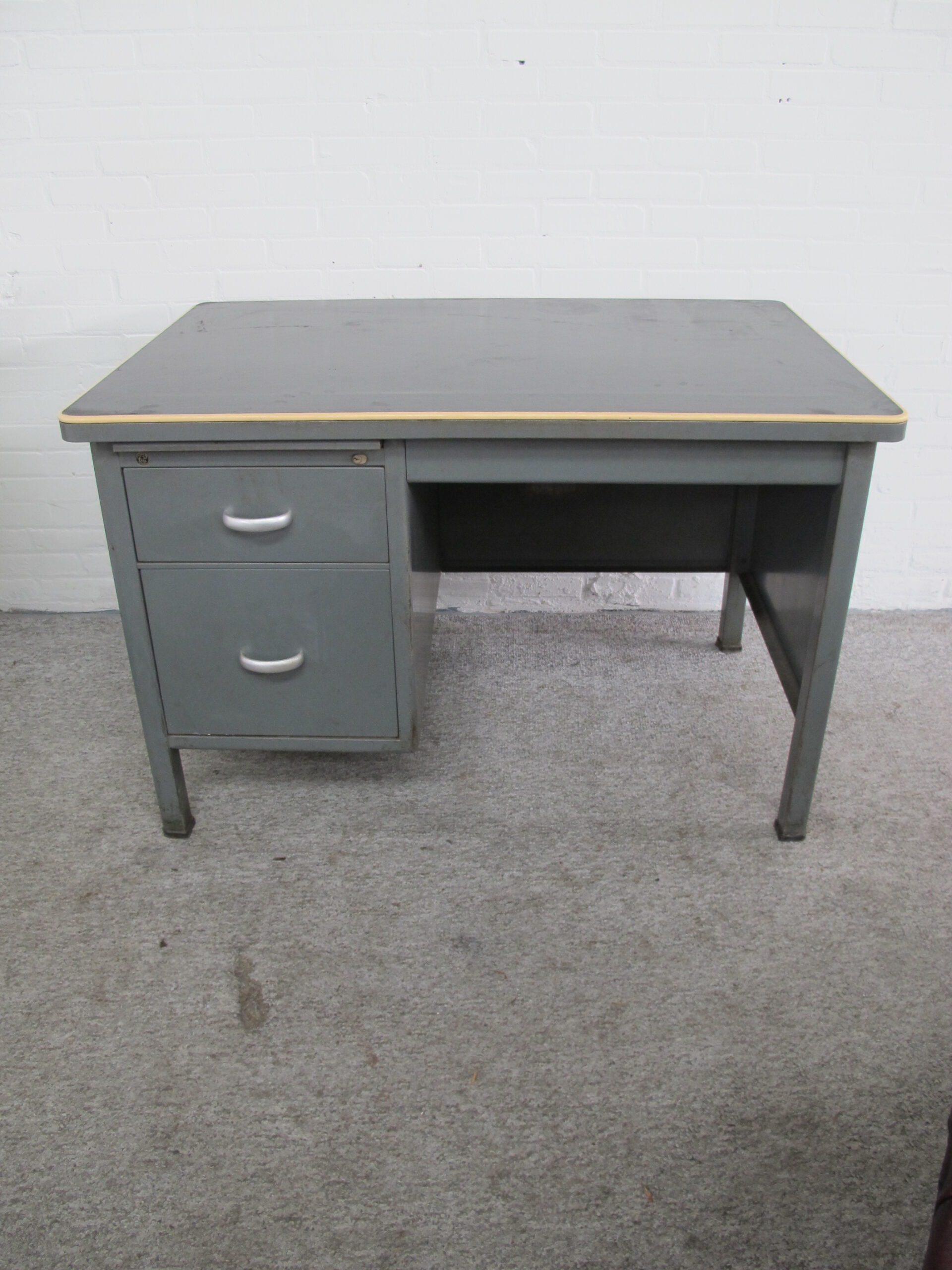 bureau desks industriële industrial Gispen vintage midcentury