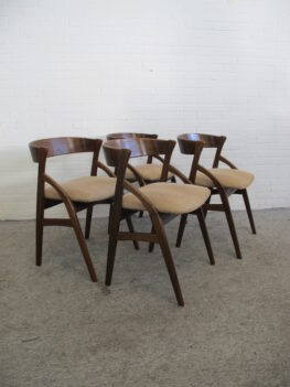 Stoel Dyrlund a/s Smith furniture stoelen dining chairs midcentury vintage