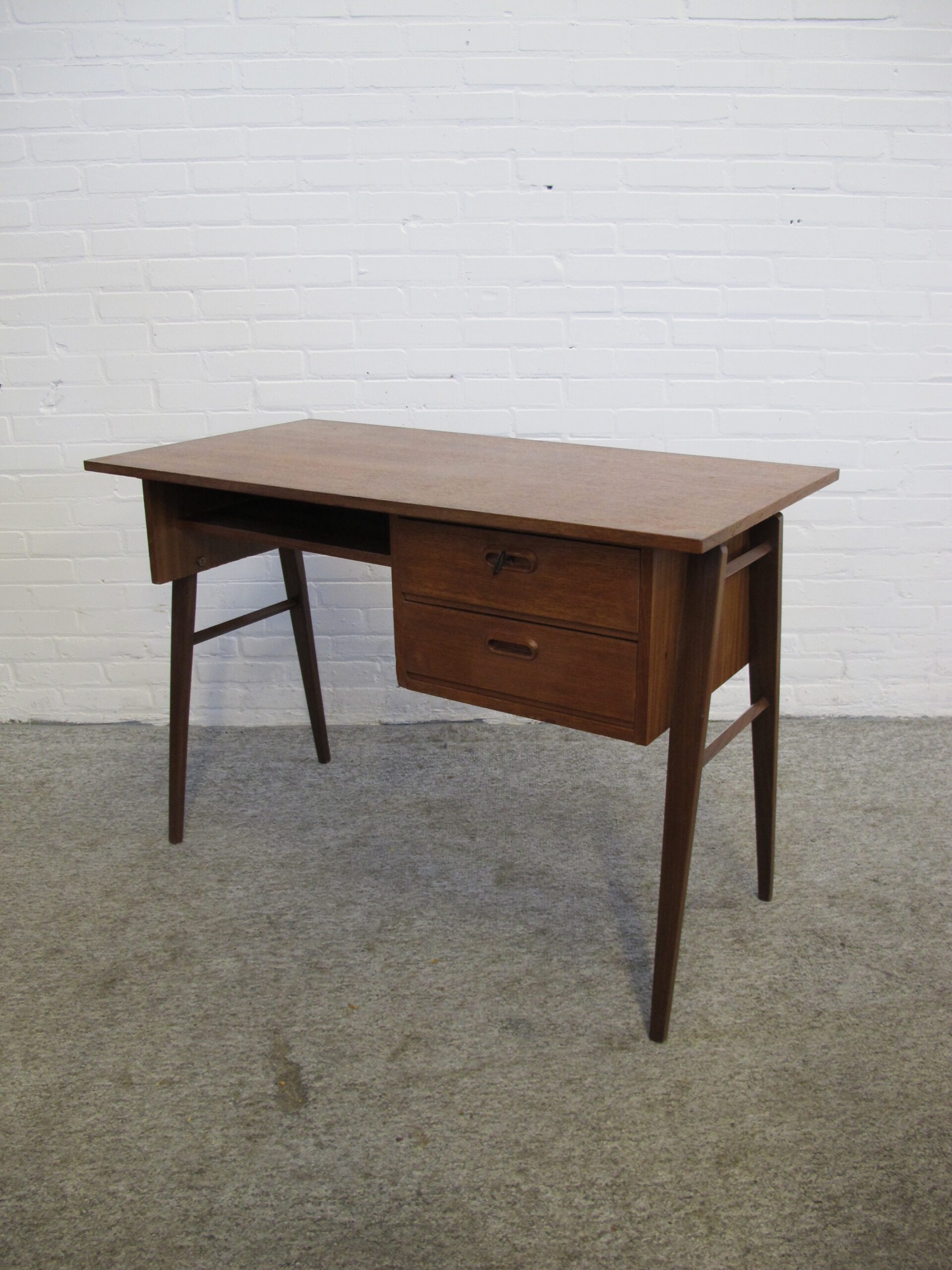 Bureau teakhout Pastoe Louis van Teeffelen desk midcentury vintage