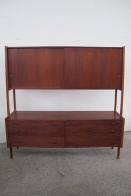 Wandmeubel RY 20 Kast Highboard RY Møbler Hans Wegner vintage midcentury
