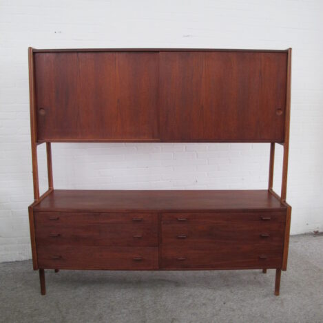 Wandmeubel RY 20 Kast Highboard RY Møbler Hans Wegner vintage midcentury