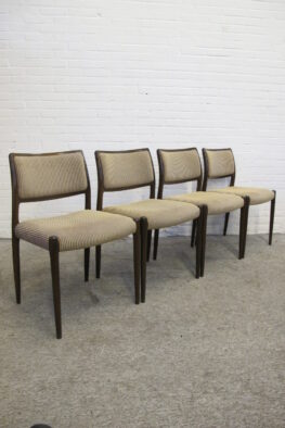 Stoelen eetkamerstoelen Niels Möller model 80 wengé dining chairs vintage midcentury