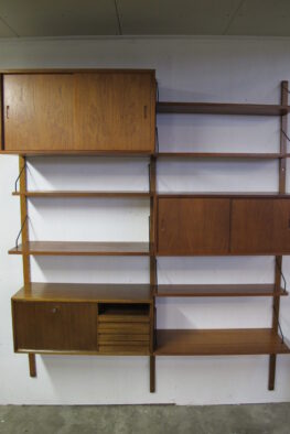 Wandsysteem Wall system teak wall cabinet Poul Cadovius Royal System vintage midcentury